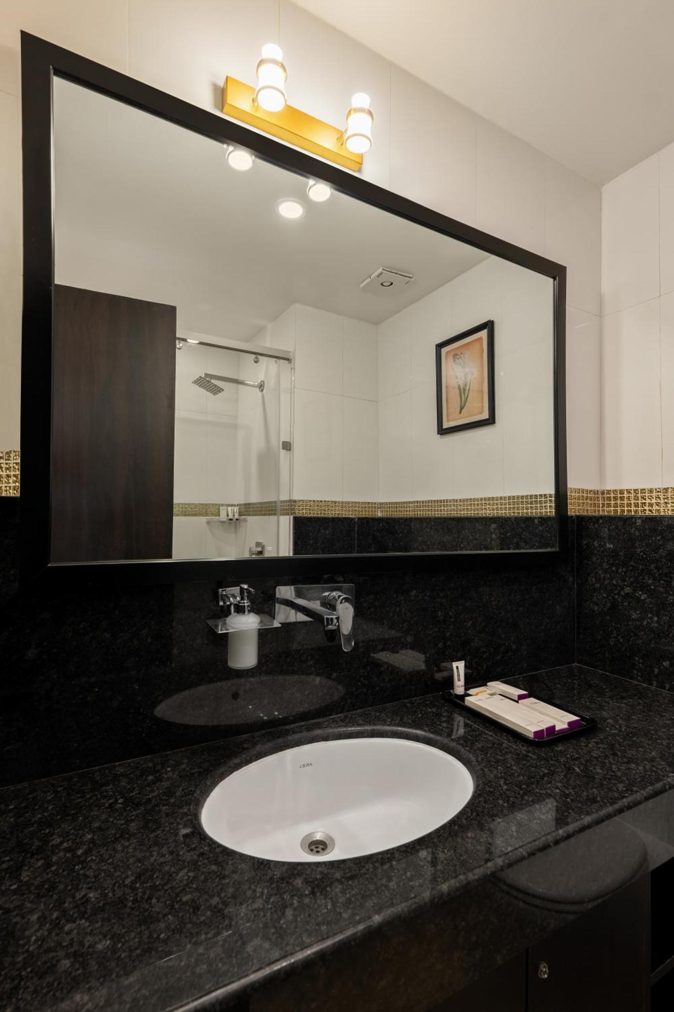 Sterling Balicha Udaipur Hotel Bagian luar foto