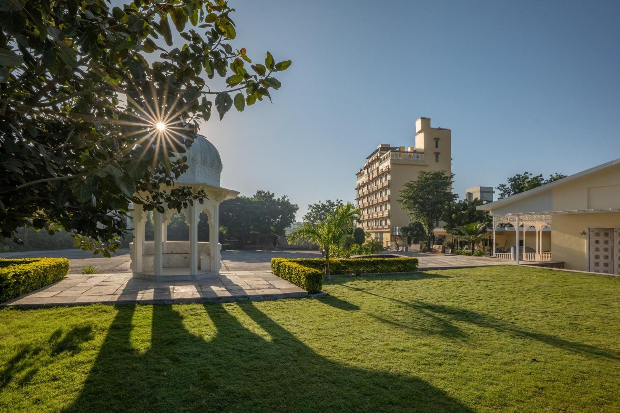 Sterling Balicha Udaipur Hotel Bagian luar foto