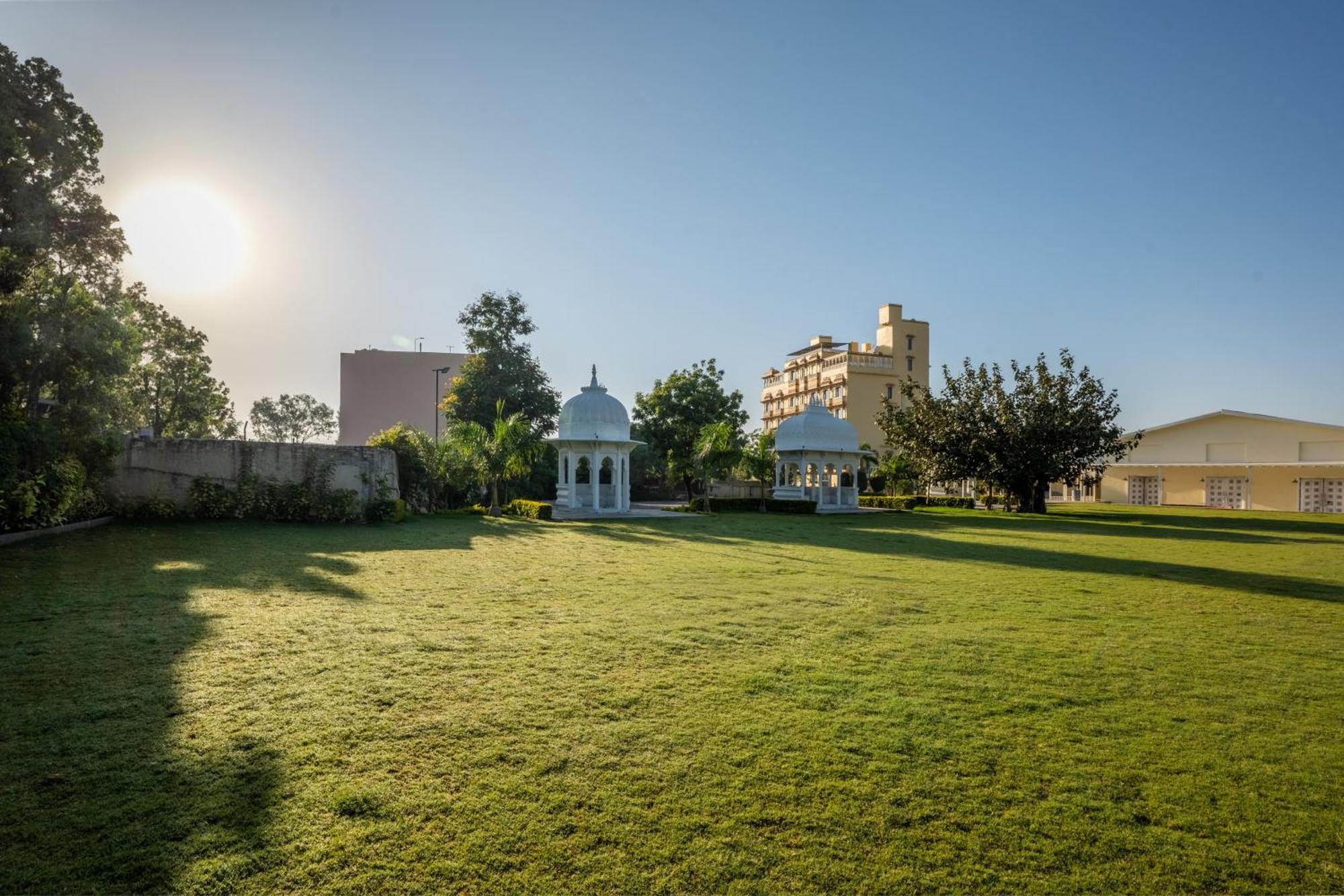 Sterling Balicha Udaipur Hotel Bagian luar foto