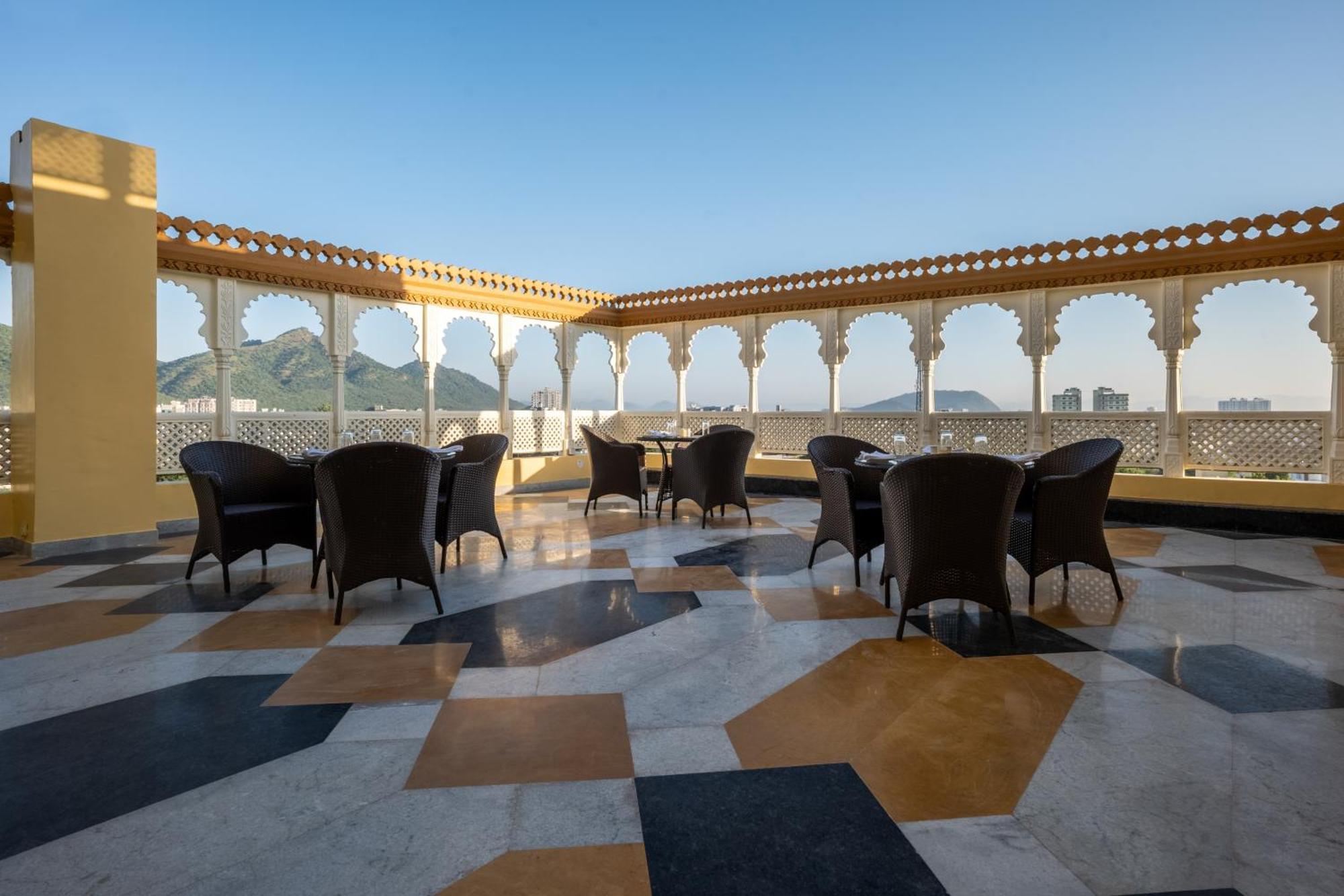 Sterling Balicha Udaipur Hotel Bagian luar foto