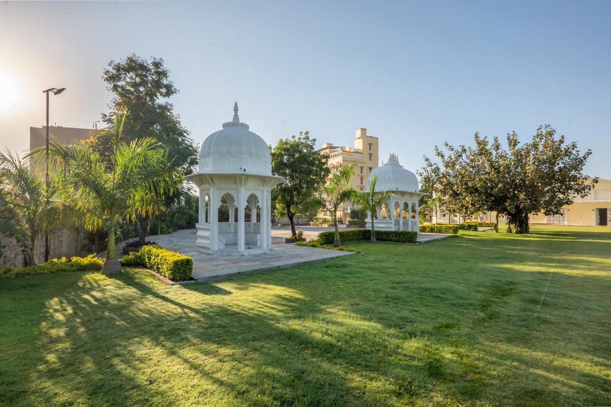 Sterling Balicha Udaipur Hotel Bagian luar foto