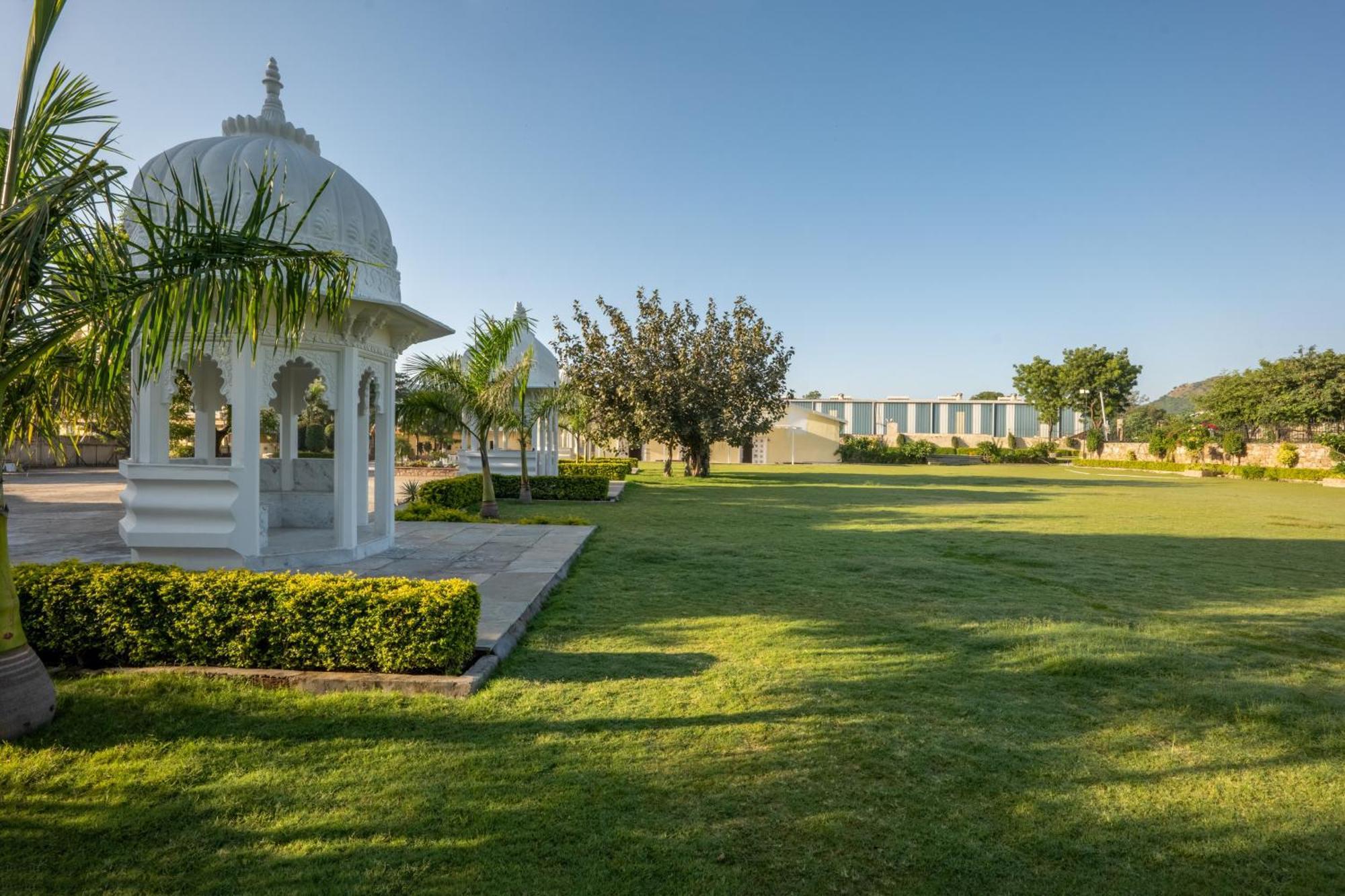Sterling Balicha Udaipur Hotel Bagian luar foto